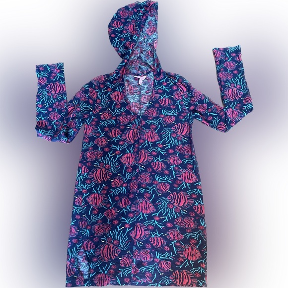 Lilly Pulitzer Cover up - Picture 2 of 11